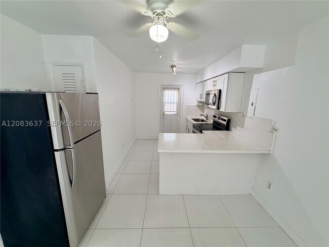 Foto del edificio - 1057 SW 7th St