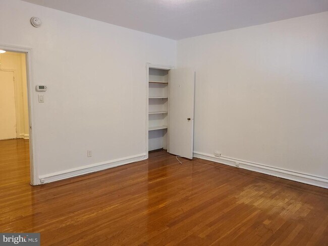 Foto del edificio - 318 S 15th St
