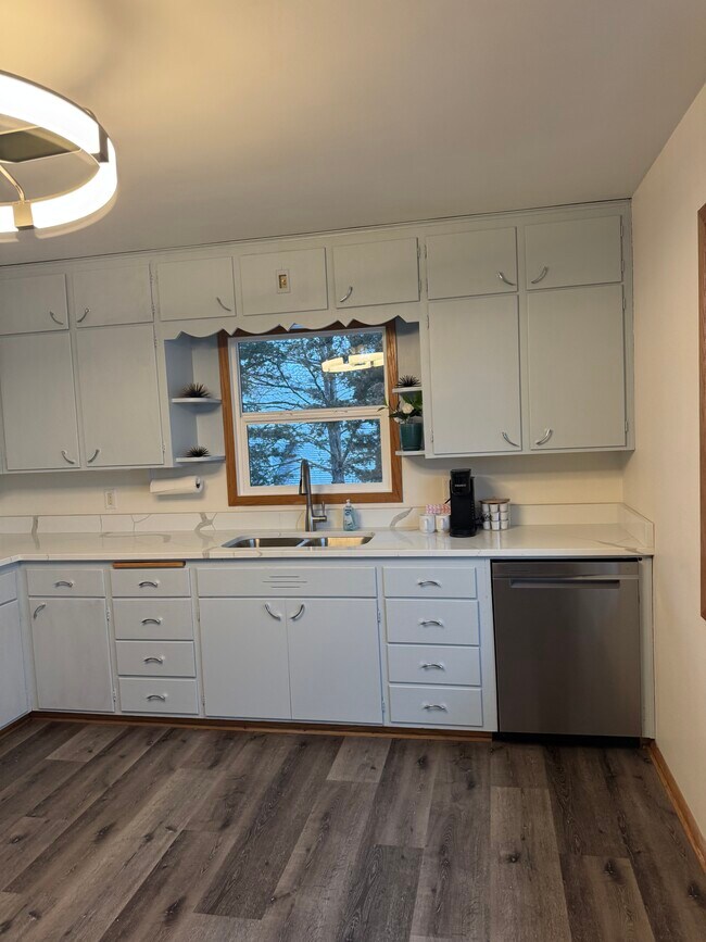 Foto del edificio - 610 Linden St W