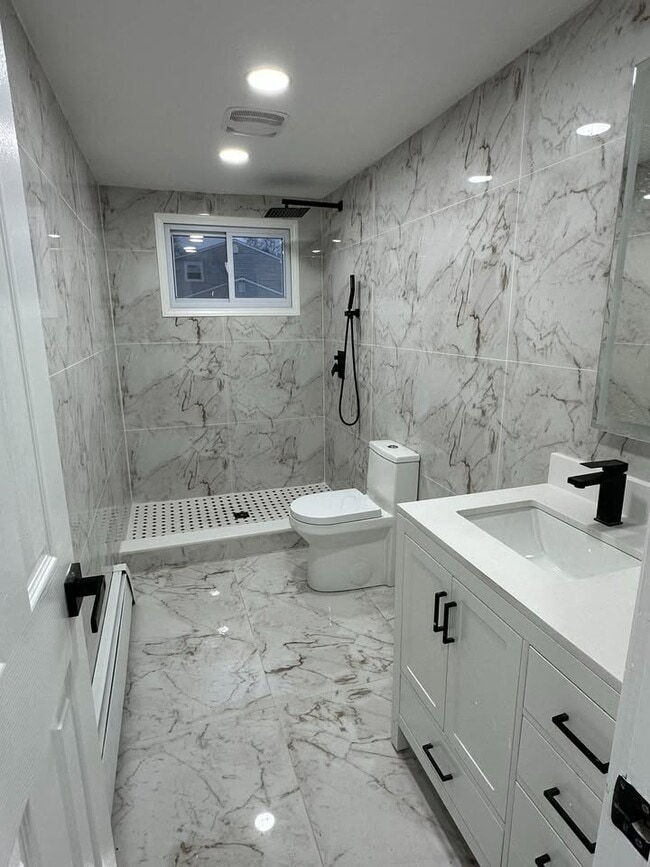 Building Photo - 202 Crystal Brook Hollow Rd