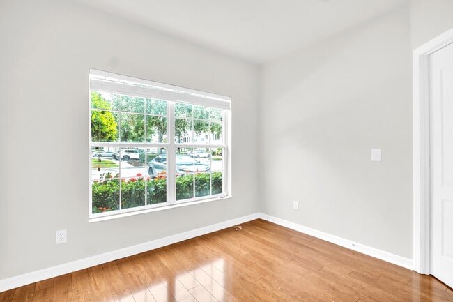 Building Photo - 1749 Sedgefield Ct