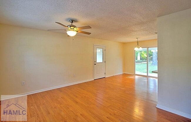 Building Photo - 1080 Ricade Dr