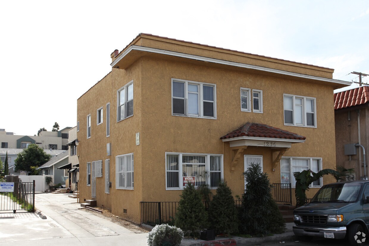 Building Photo - 1238 E 7th St