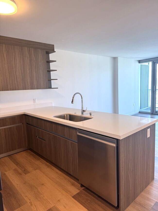 Foto del edificio - The Park On Keeaumoku - One bedroom, one bath, one parking in the Rycroft Tower