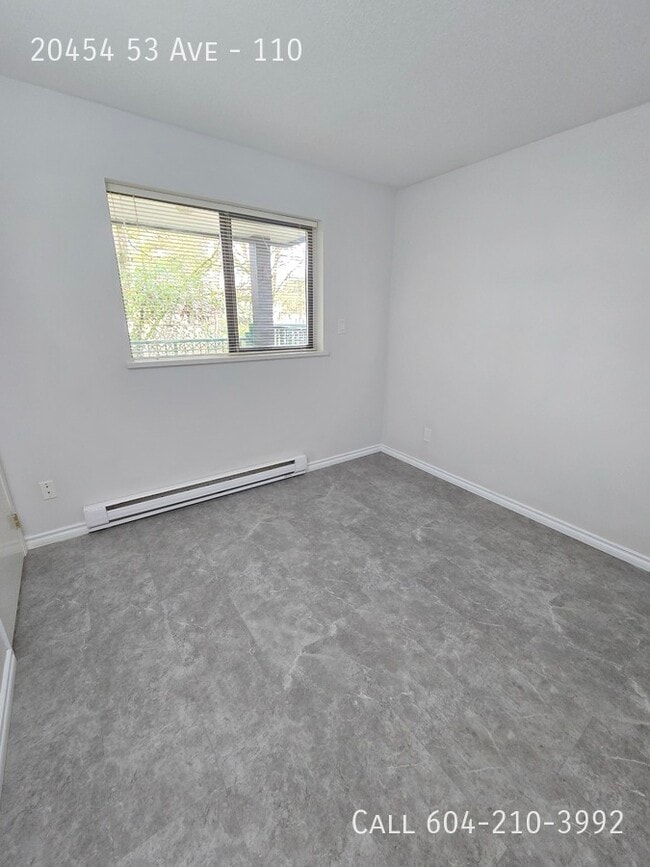 Building Photo - Conveniently Located Condo in Langley