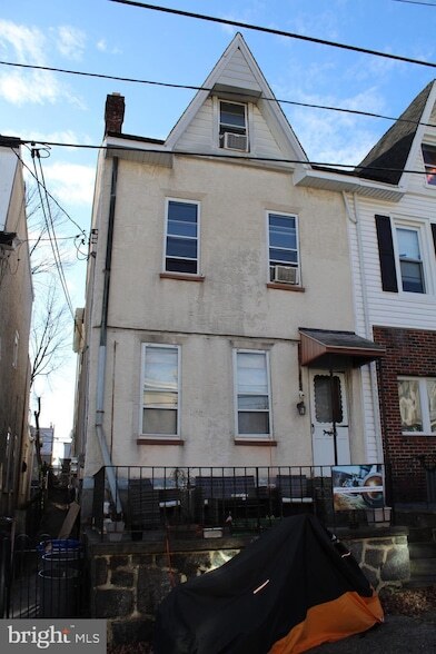 Building Photo - 4144 Freeland Ave