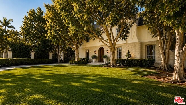 Foto del edificio - 612 N Bedford Dr