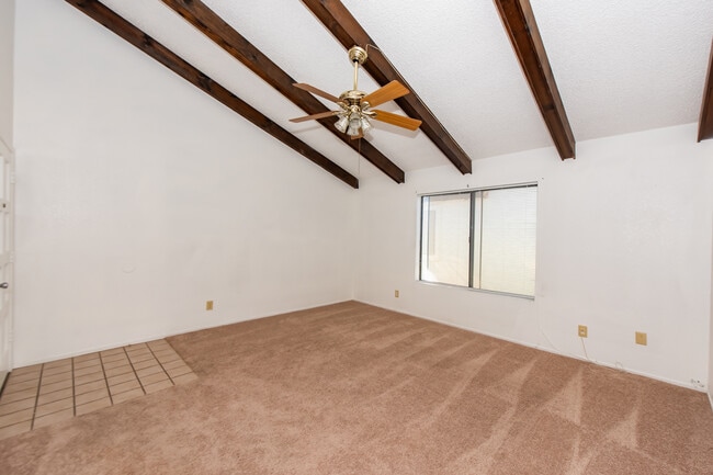 Building Photo - 514 W 37th St