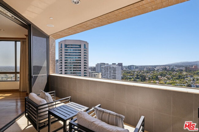 Foto del edificio - 10430 Wilshire Blvd