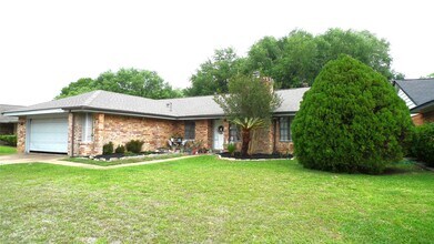 Building Photo - 15406 Ensenada Dr