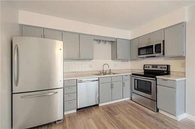 Foto del edificio - 9009 E 85th Terrace