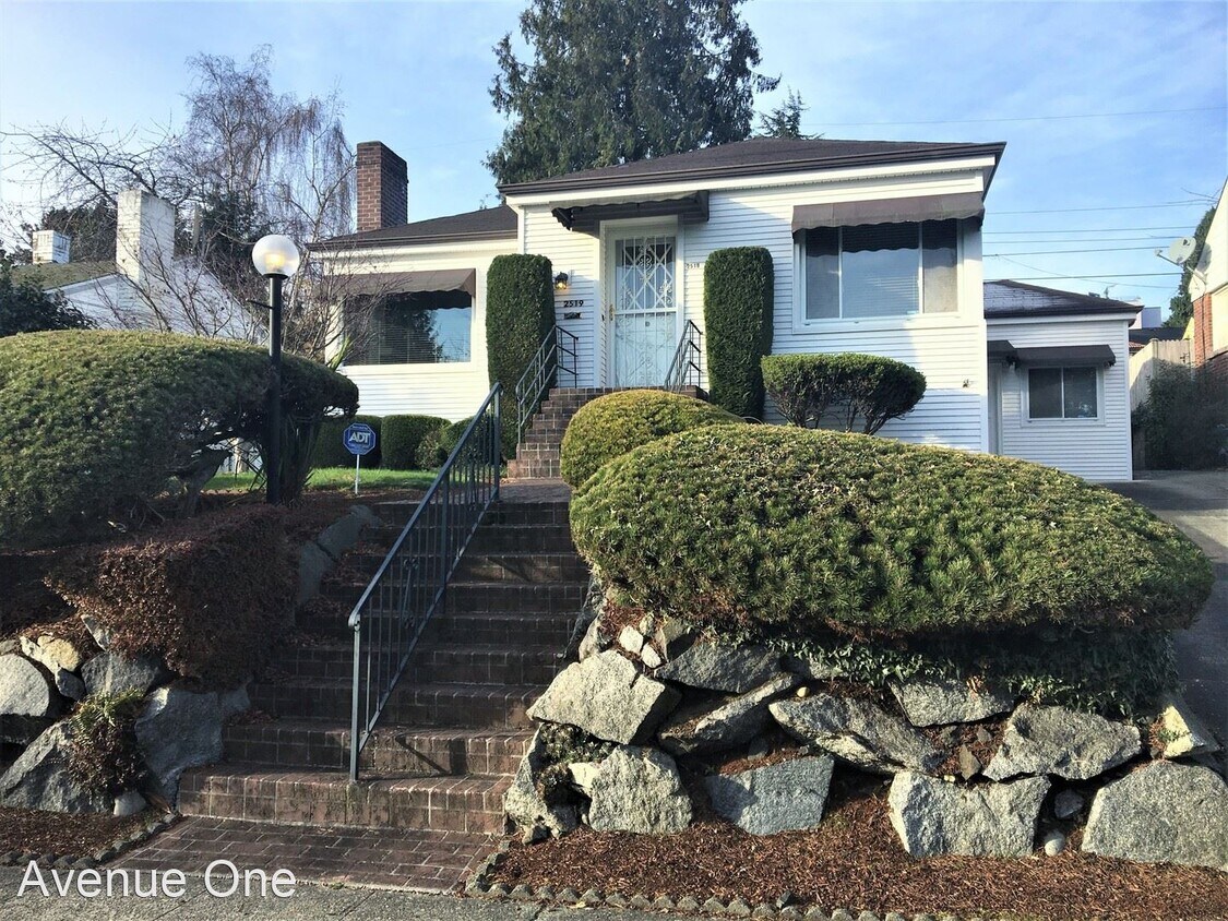 Primary Photo - 3 br, 1.5 bath House - 2519 35th Avenue West