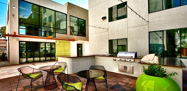 Building Photo - Cactus Forty-2