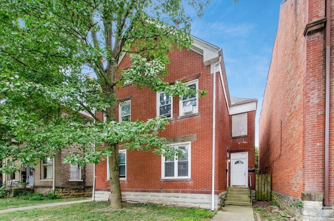 Building Photo - 821 Oak St