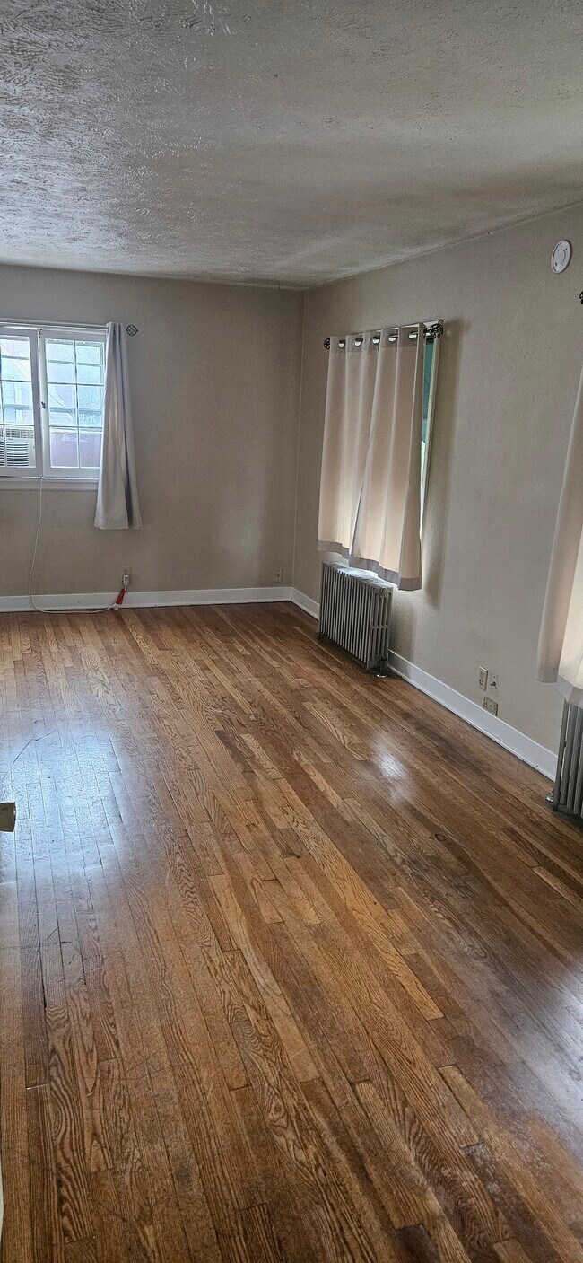 Sala de estar - 1740 W Riverside Ave