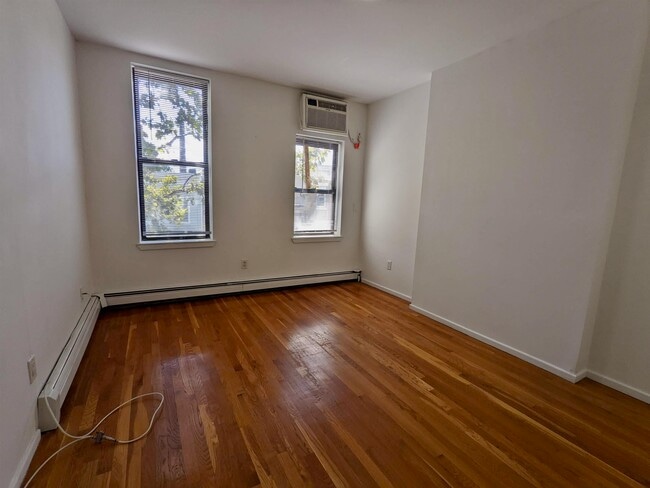 Building Photo - 374 2nd St