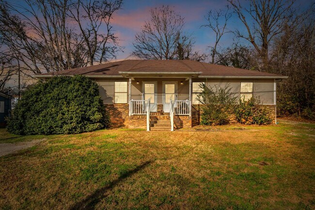 Foto del edificio - Two Bedroom Ranch Duplex in North Columbia (1/2 off first months rent)!