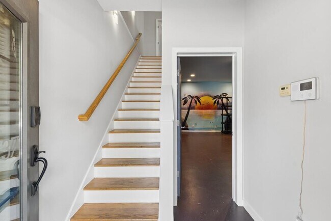 Building Photo - 238 Walker St SW