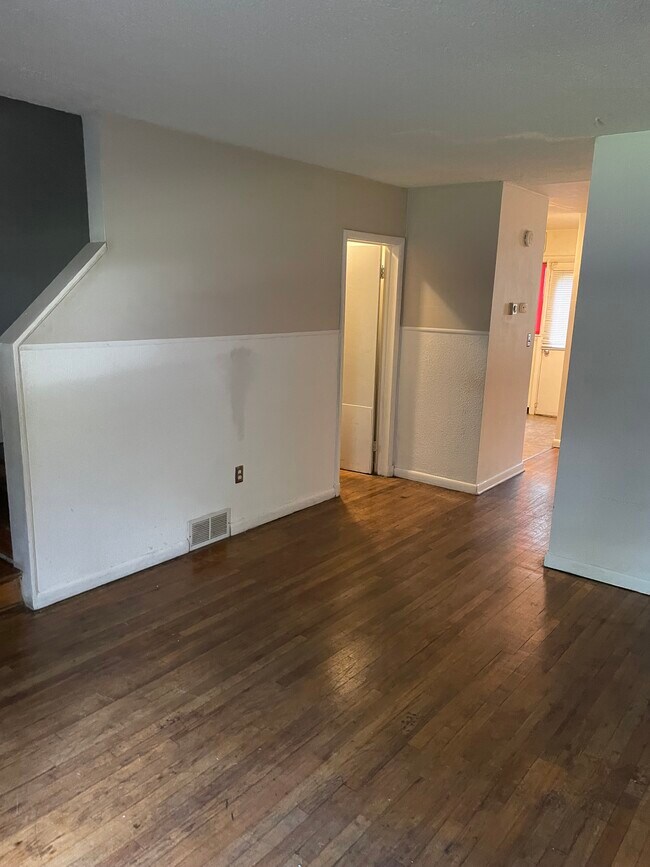 Building Photo - 3219 Gwynns Falls Pky