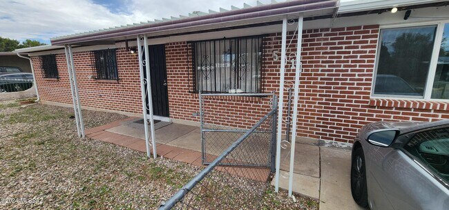 Foto del edificio - 5010 E 23rd St