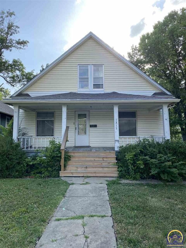 Primary Photo - 1315 Center St