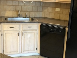 Foto del edificio - 921 Daniels Ct