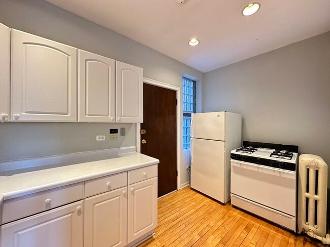 Building Photo - 4115 N Paulina St