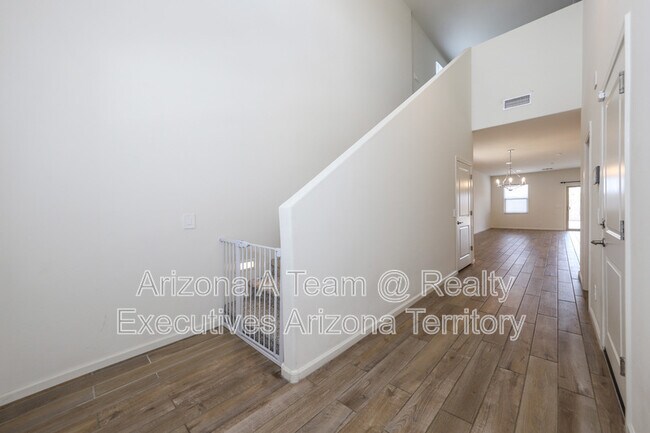 Building Photo - 7867 S Walnutview Dr