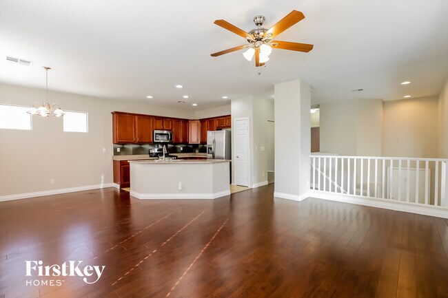 Building Photo - 6339 Hamilton Grove Ave