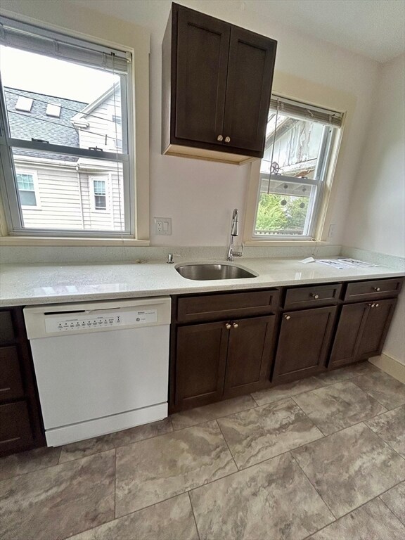 Foto del edificio - 58 Pinehurst St