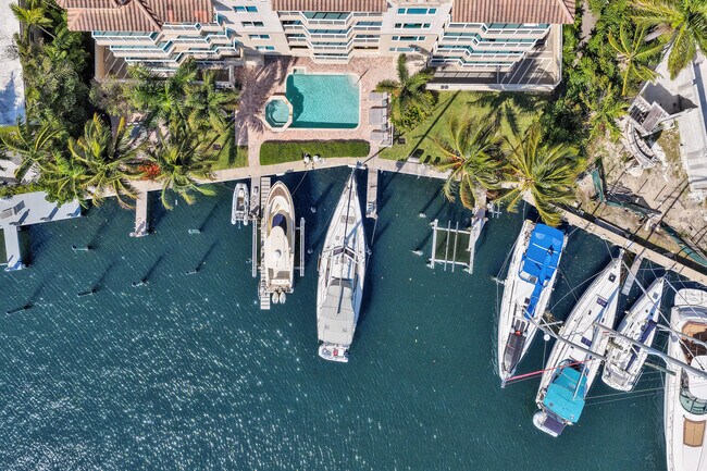 Foto del edificio - 516 Hendricks Isle
