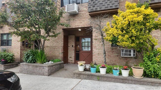 Foto del edificio - 84-40-84-98 98th St