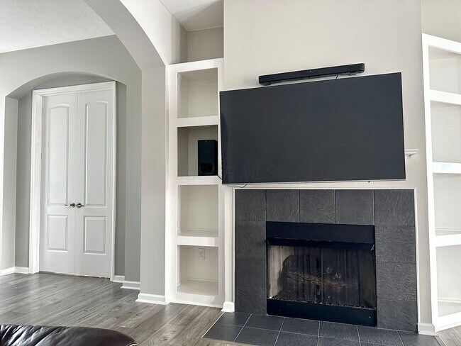 Foto del edificio - 3225 Rossmore Cir