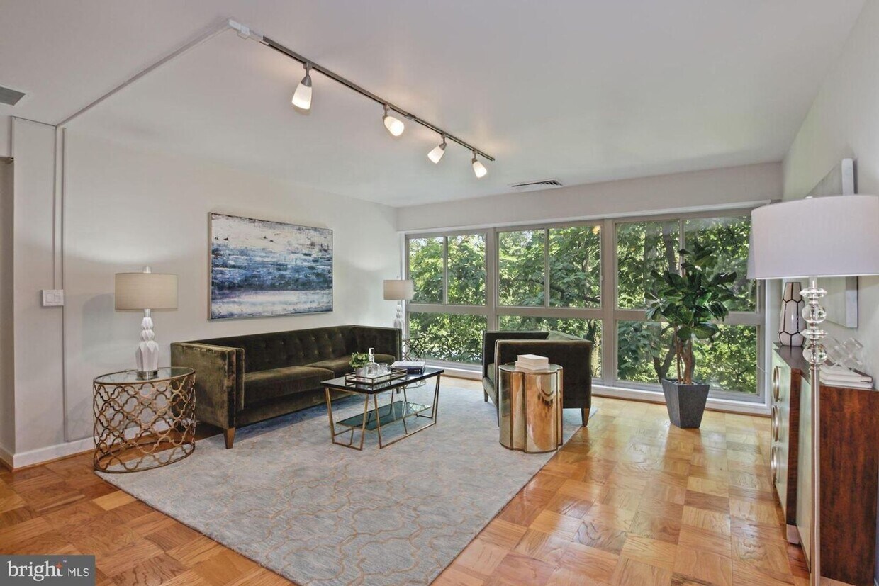Foto principal - Beautiful 1BR/1BA in Downtown Bethesda loc...