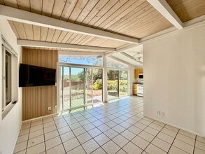 Building Photo - 266 1/2 El Sueno Rd