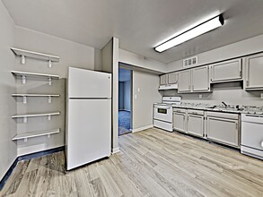 Building Photo - Maple Valley Apartments