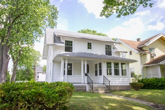 Building Photo - 701 Hampton Ave