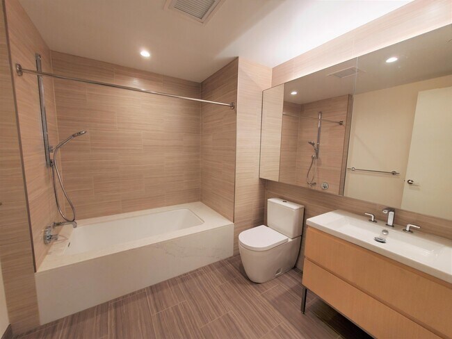 Building Photo - 877 Francisco St