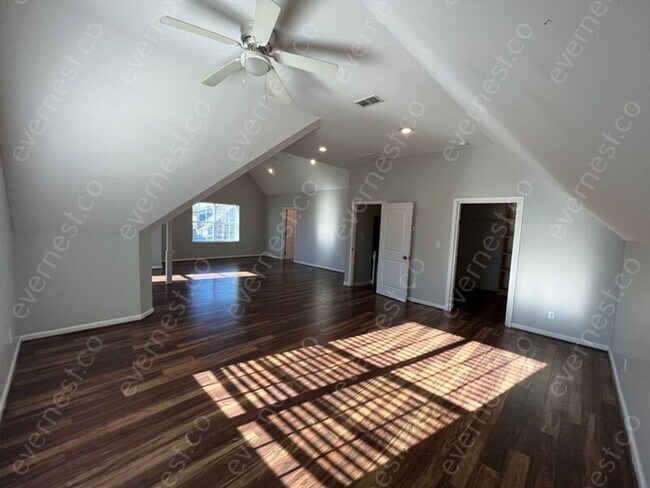 Building Photo - 1605 Kirby Ave