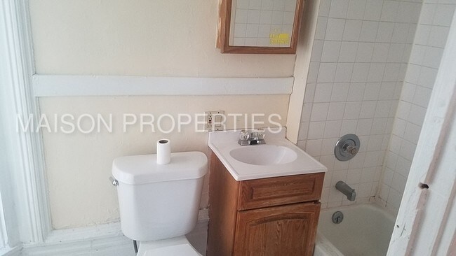 Foto del edificio - Art District, Large 1 BR, Includes Heat!