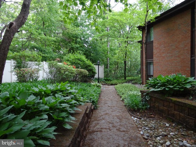 Building Photo - 307A Kelly Cove
