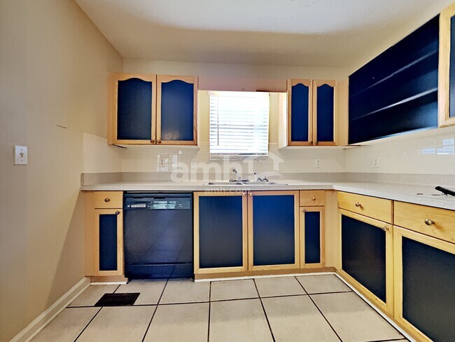 Foto del edificio - 227 Starlyn Dr