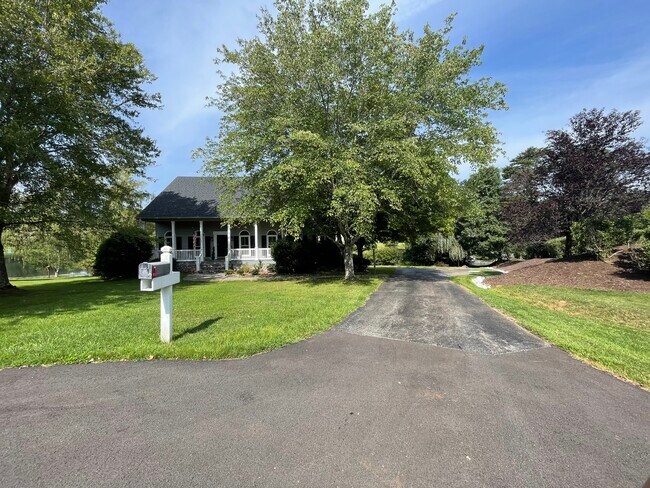 Foto del edificio - 114 Eastridge Cir