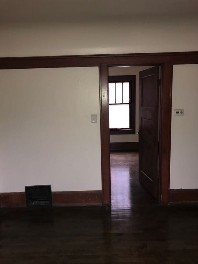 3716 W Roberts St Unit 3718, Milwaukee, WI 53208 Room for Rent in