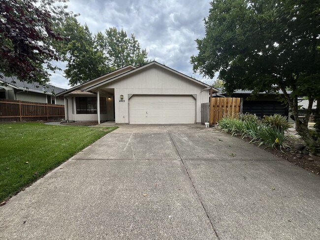 Foto del edificio - 4825 SW Marigold St
