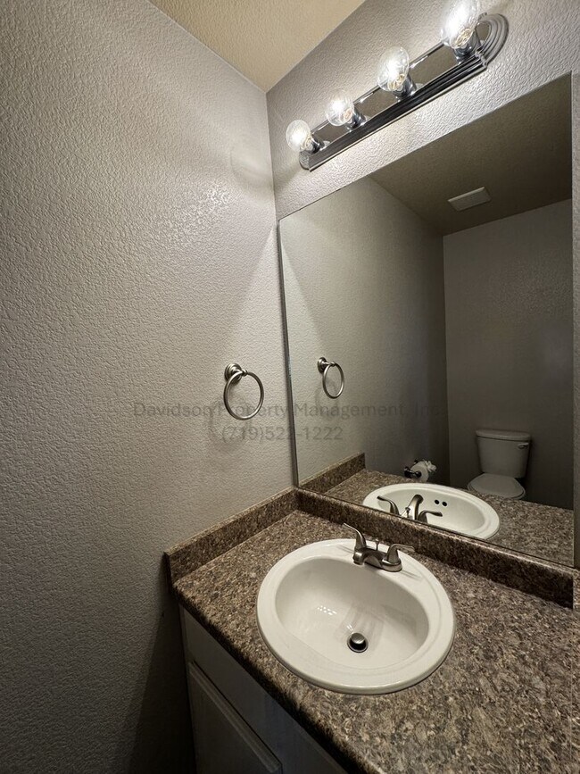 Building Photo - Stunning 4 Bedroom House in Security-Widefield