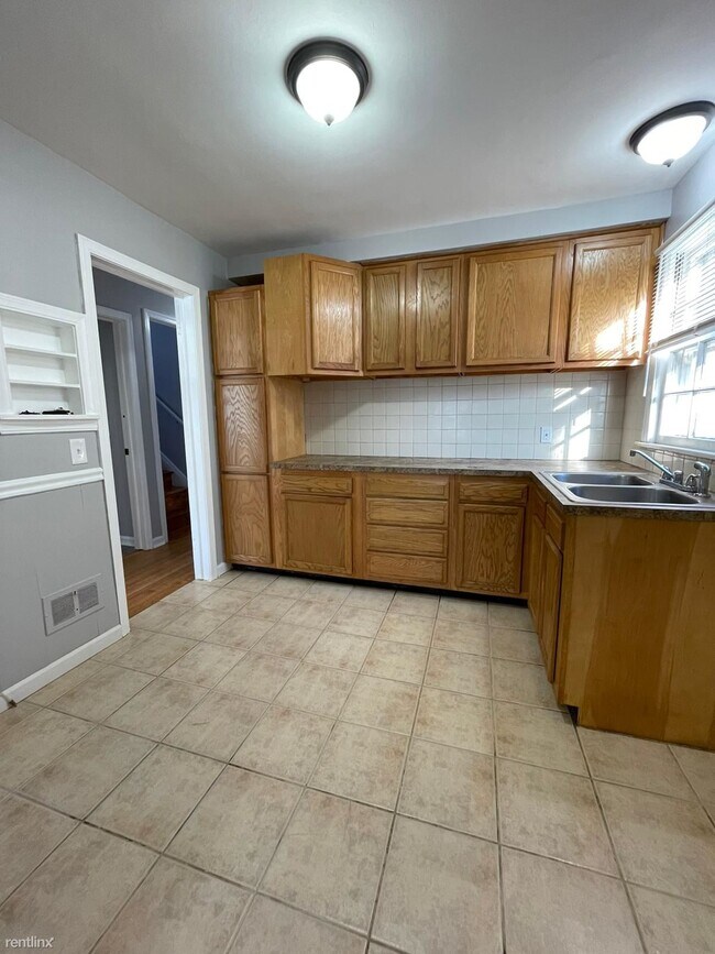 Building Photo - 2 br, 1 bath House - 15661 Bringard Dr