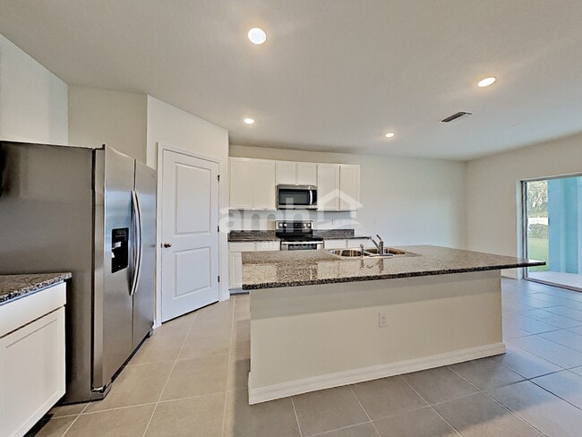 Foto del edificio - 2840 Greenleaf Ter