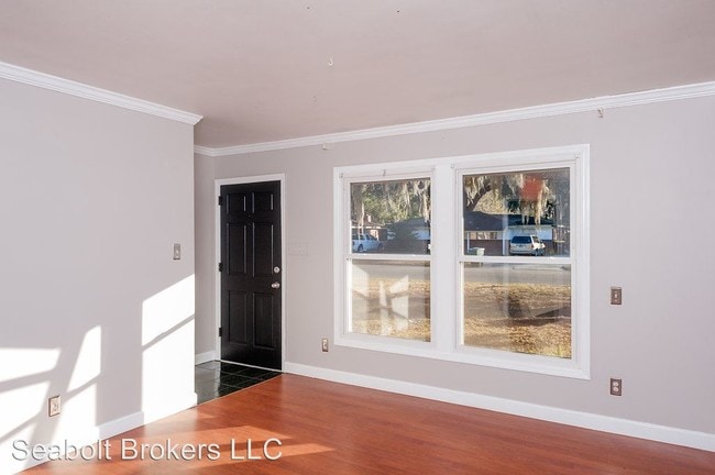 Building Photo - 316 Wilshire Blvd