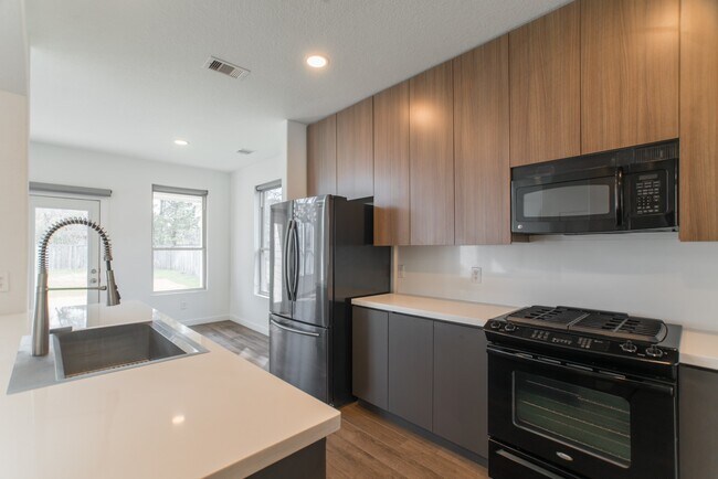 Foto del edificio - 102 E Lasting Spring Cir